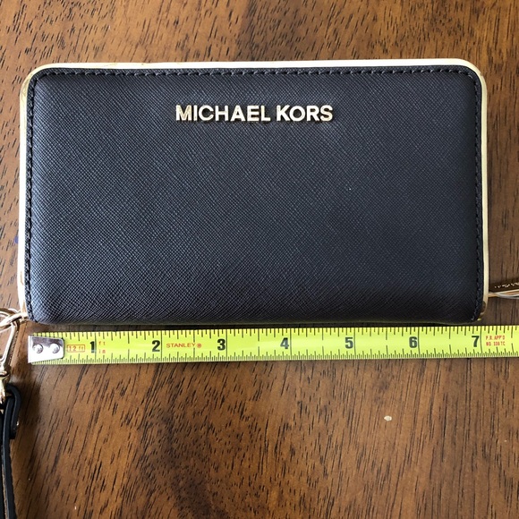 Michael Kors Wristlet - Picture 3 of 4